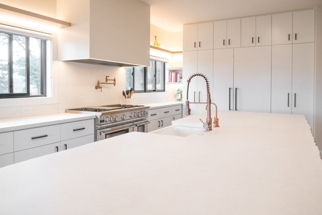 Pompeii Quartz Pure White In a room setting