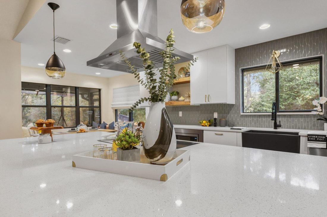 Pompeii Quartz Sparkle White In a room setting